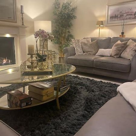 Home In Wirral - Peaceful Contemporary Gem. Extérieur photo