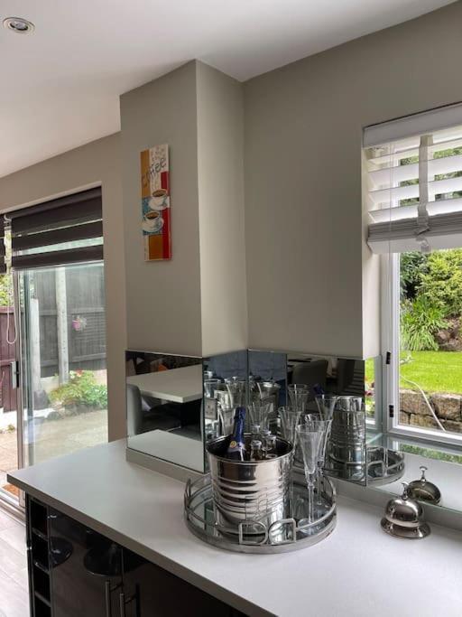 Home In Wirral - Peaceful Contemporary Gem. Extérieur photo